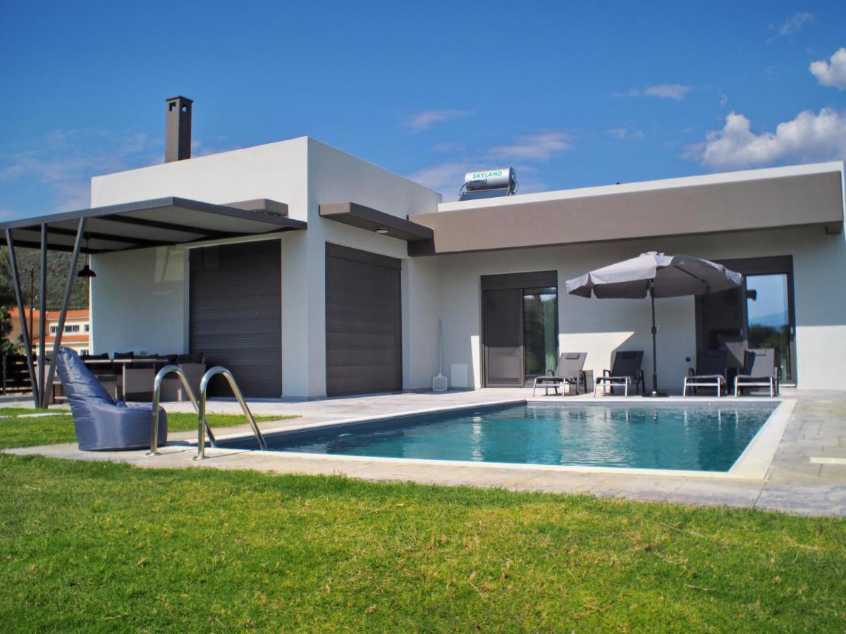 Nostos Luxury Villas With Private Pool In Nafpaktos Eksteriør billede