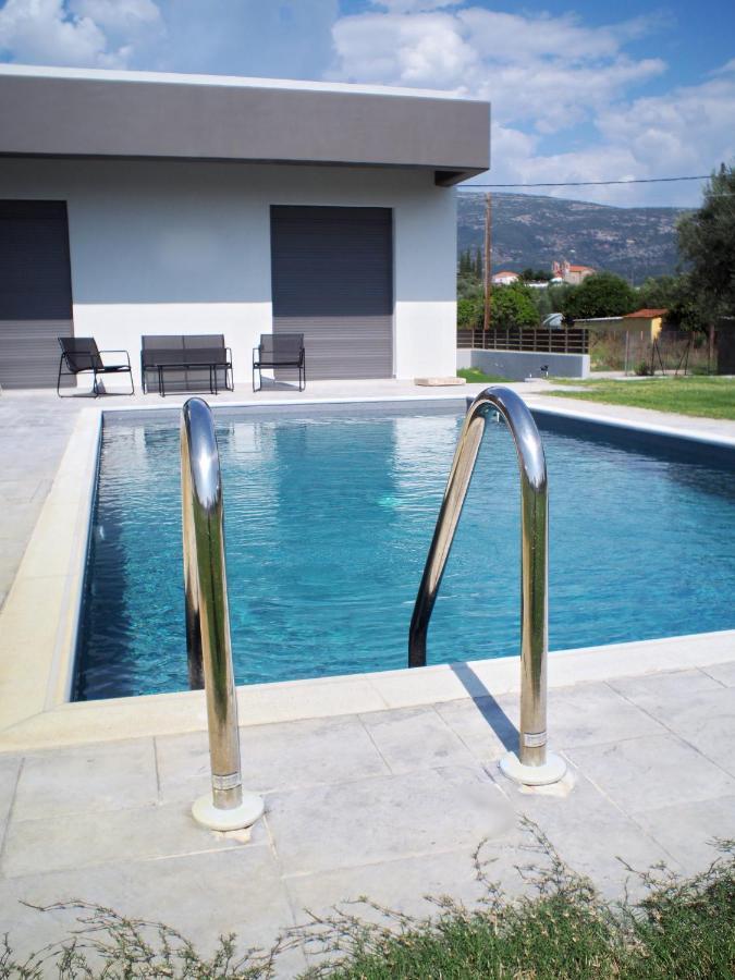 Nostos Luxury Villas With Private Pool In Nafpaktos Eksteriør billede